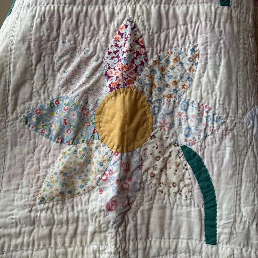 1930s‎ Reworked Flower Quilt - Picture 5 of 13